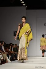 Model walk the ramp for Anand Kabra Show at Wills Lifestyle India Fashion Week 2012 day 1 on 6th Oct 2012 (115).JPG